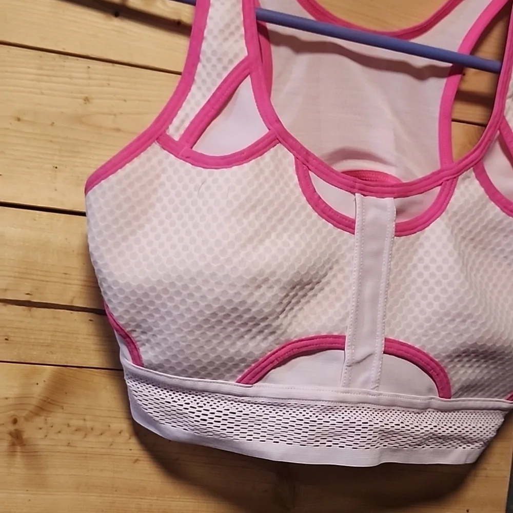 Nike Dri-Fit Sports Bra Pink Size Small NWOT